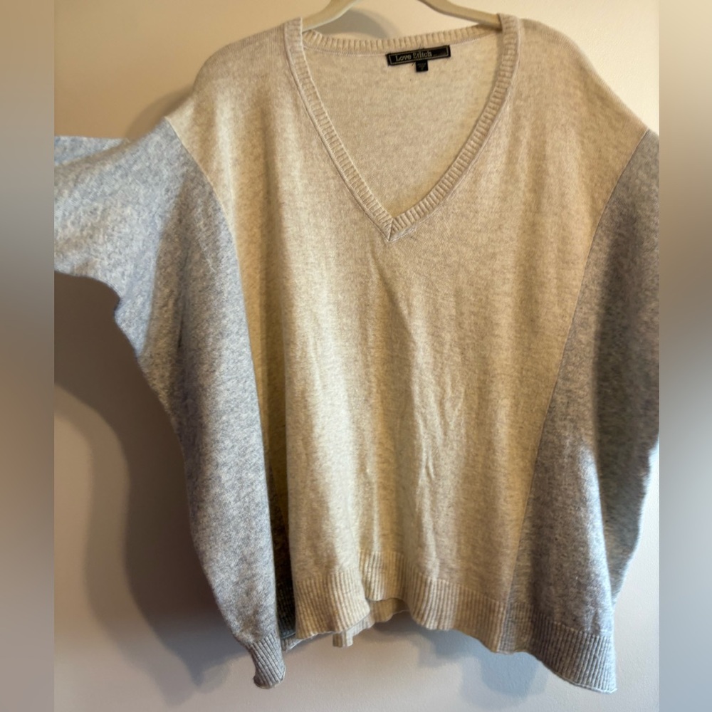 Love Stitch Cozy V-Neck Sweater in Cream and Gray